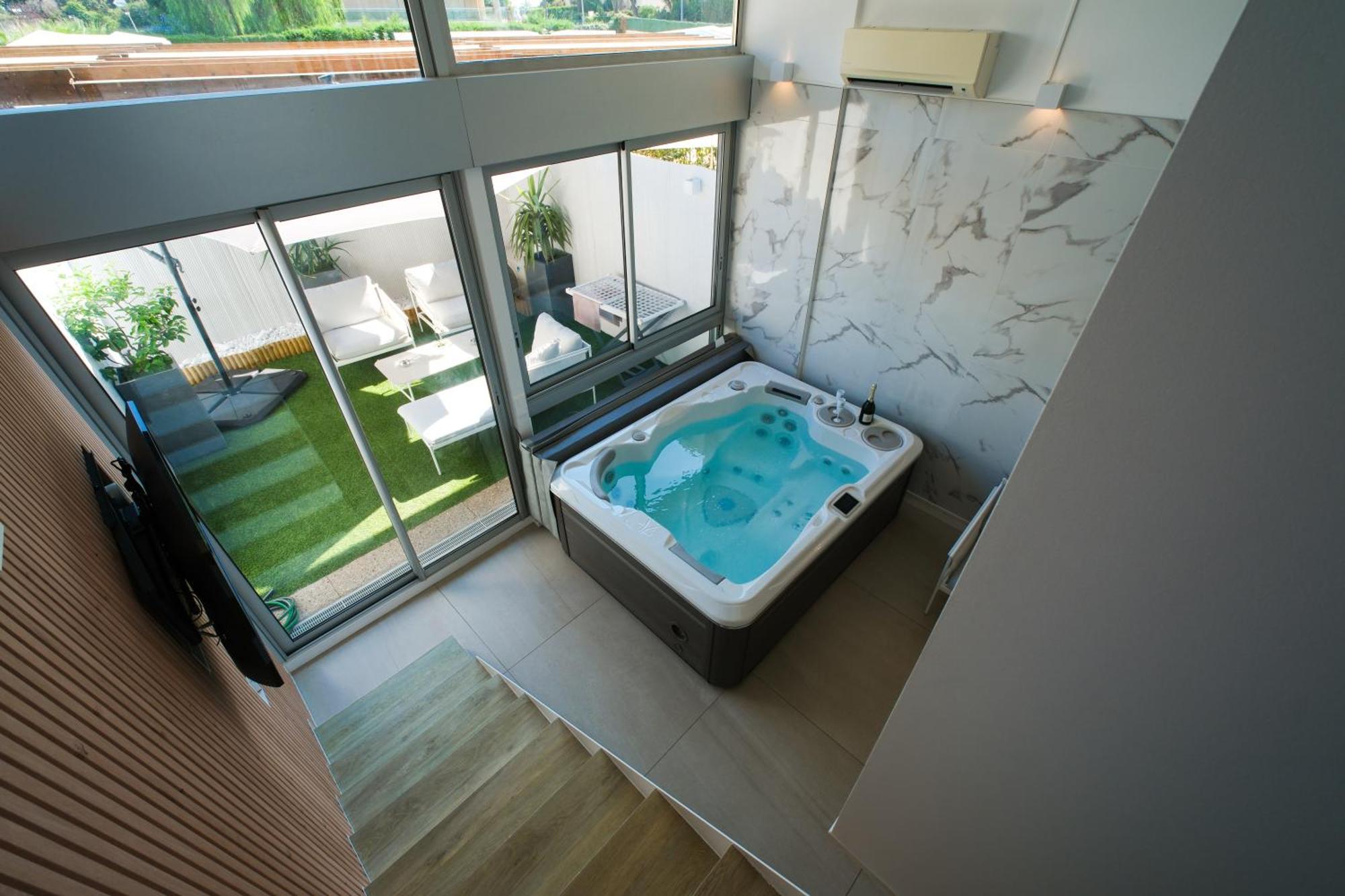 Villa Bono Jacuzzi & Spa Сен-Лоран-дю-Вар Экстерьер фото