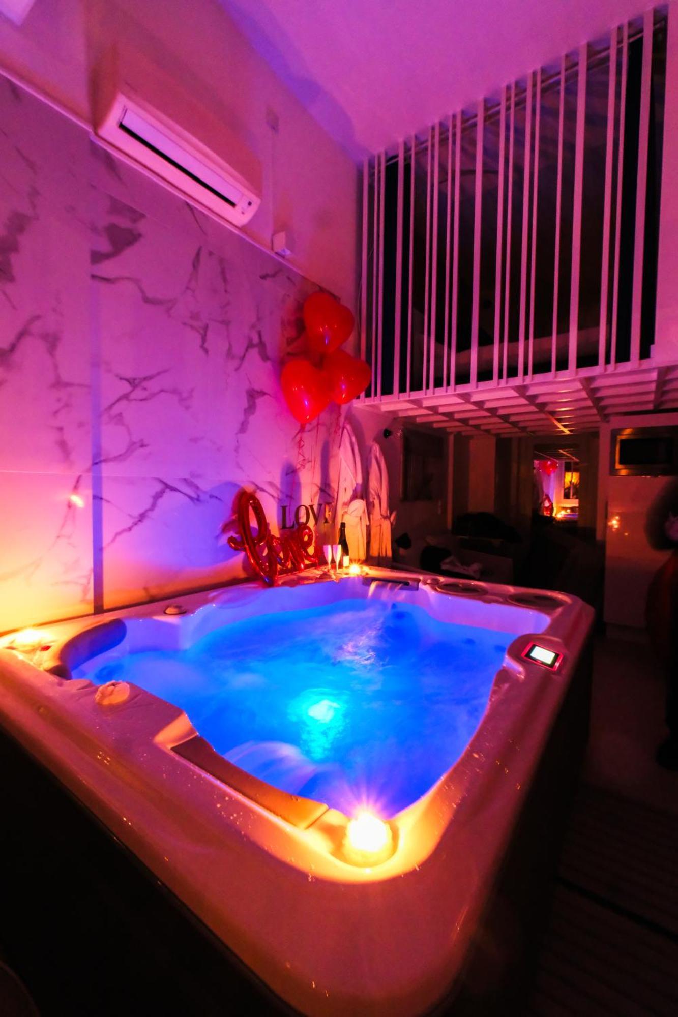 Villa Bono Jacuzzi & Spa Сен-Лоран-дю-Вар Экстерьер фото