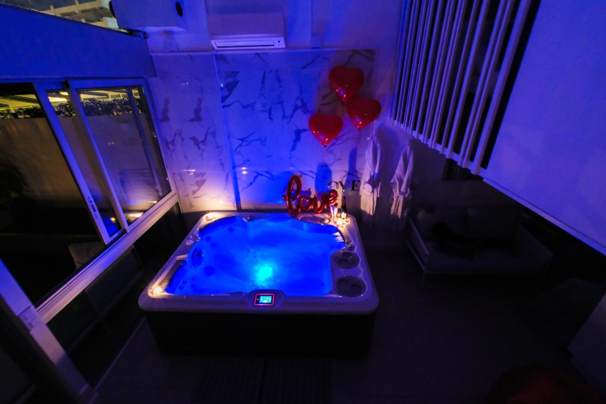 Villa Bono Jacuzzi & Spa Сен-Лоран-дю-Вар Экстерьер фото